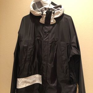 Supreme Taped Seamed Rain Shell